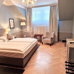 Kaerntnerhof 3* Viena